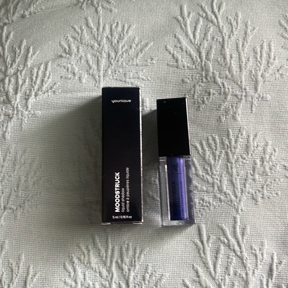 Younique liquid shadow